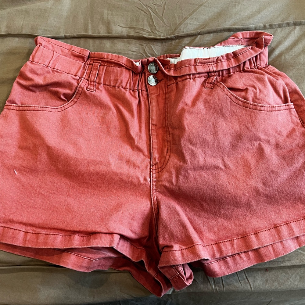 Stretchy high, waisted shorts